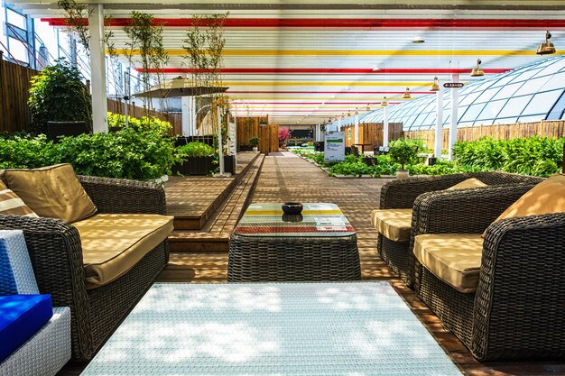 Jak technologia wpływa na funkcjonalność i design współczesnych rozwiązań zadaszeń tarasowych?