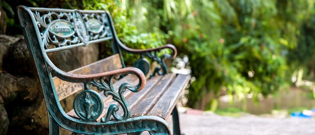 Jak wybrać idealne meble ogrodowe, które przetrwają próbę czasu?